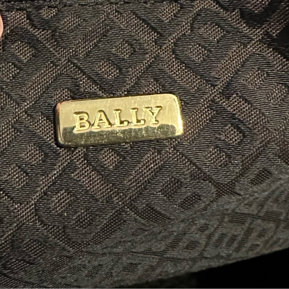 Sold live! Vintage Bally Black Pebbled Leather Large Zippered Tote with Dust Bag - Picture 15 of 15